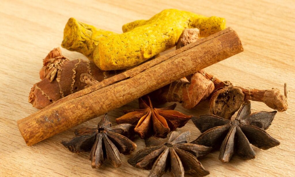Tudo sobre Chá de Canela, Cravo e Gengibre: Benefícios e Como Fazer